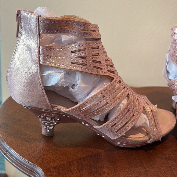 Dream Pairs   Big kids/small women sparkle strappy dress shoes comfy stable Sz 5 - Picture 3 of 16